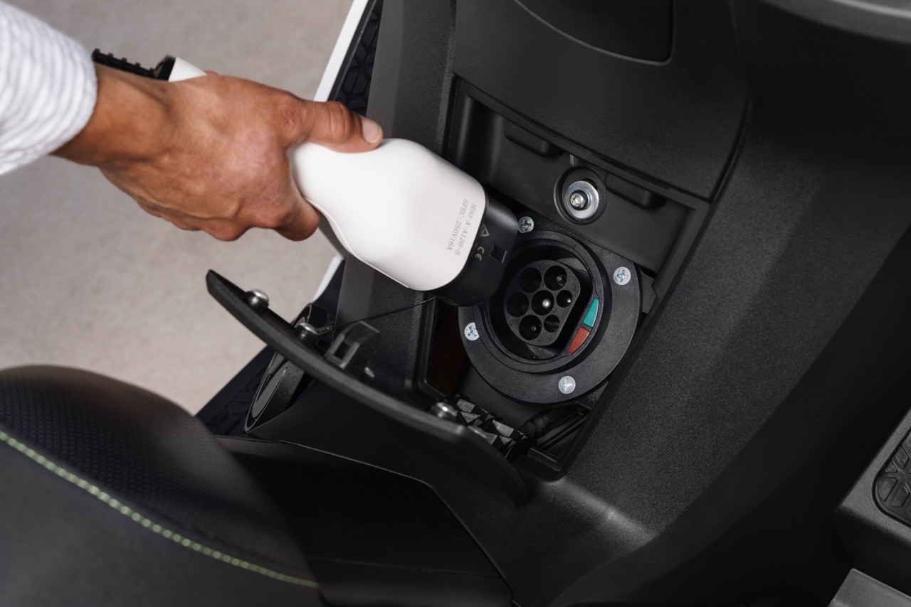 Nerva EXE II charging and battery