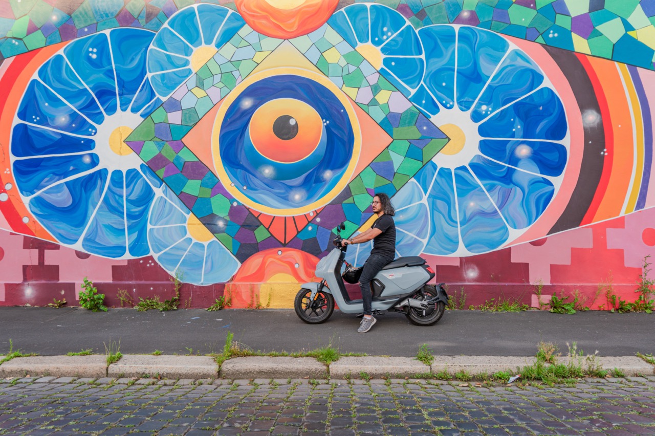 Urban commuting scooter